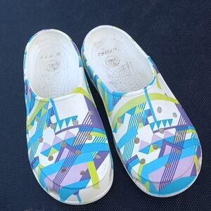 CROCS Women's Slippers with Blue and Purple Geometric Design